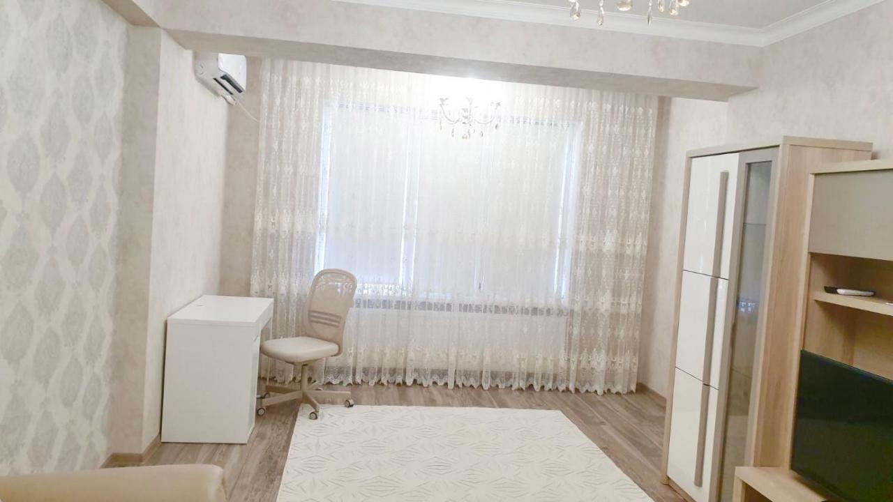 Center Apartment On Albisoara Street تشيسيناو المظهر الخارجي الصورة