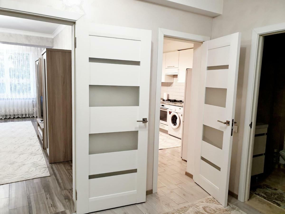 Center Apartment On Albisoara Street تشيسيناو المظهر الخارجي الصورة