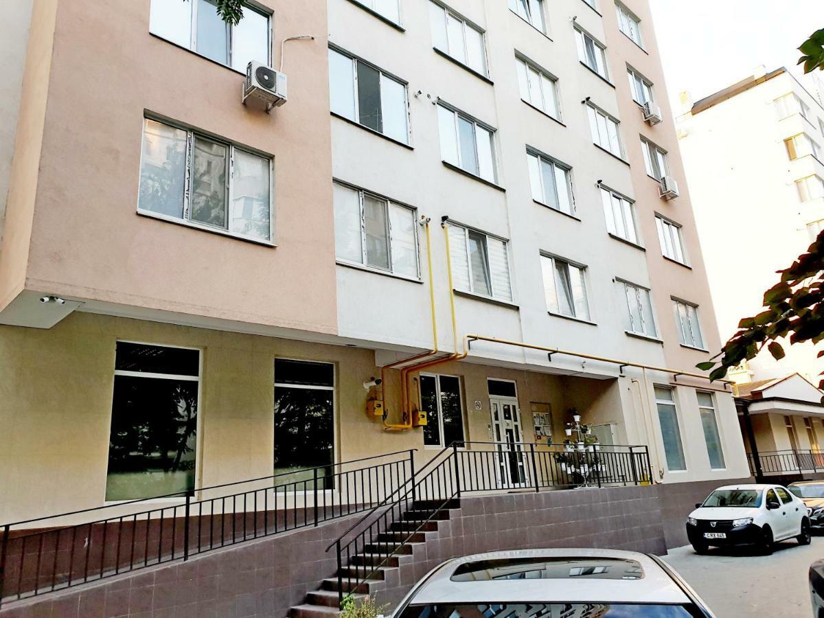 Center Apartment On Albisoara Street تشيسيناو المظهر الخارجي الصورة